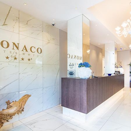 Monaco Suites Hotel 利尼亚诺萨比亚多罗 外观 照片