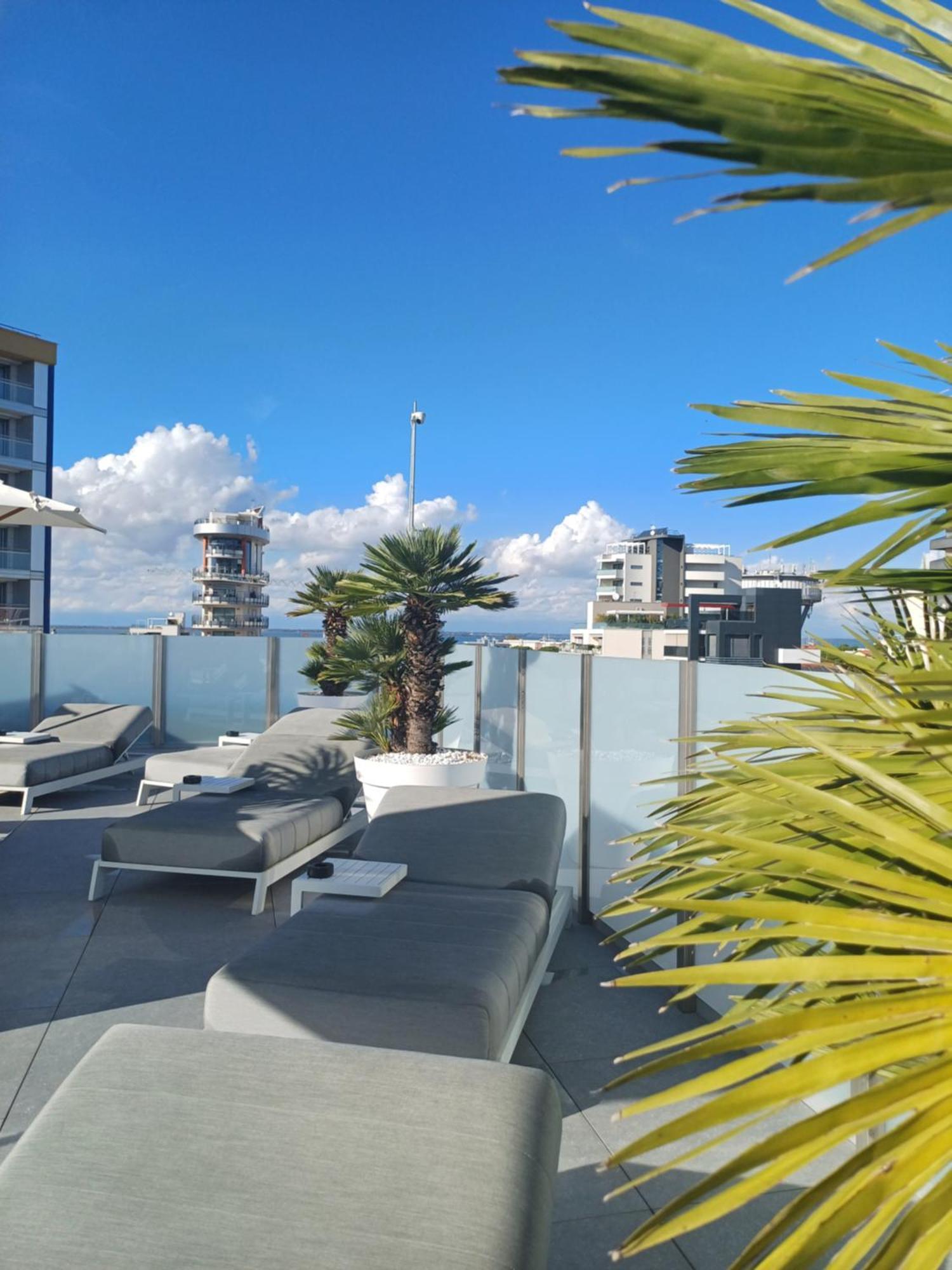 Monaco Suites Hotel 利尼亚诺萨比亚多罗 外观 照片